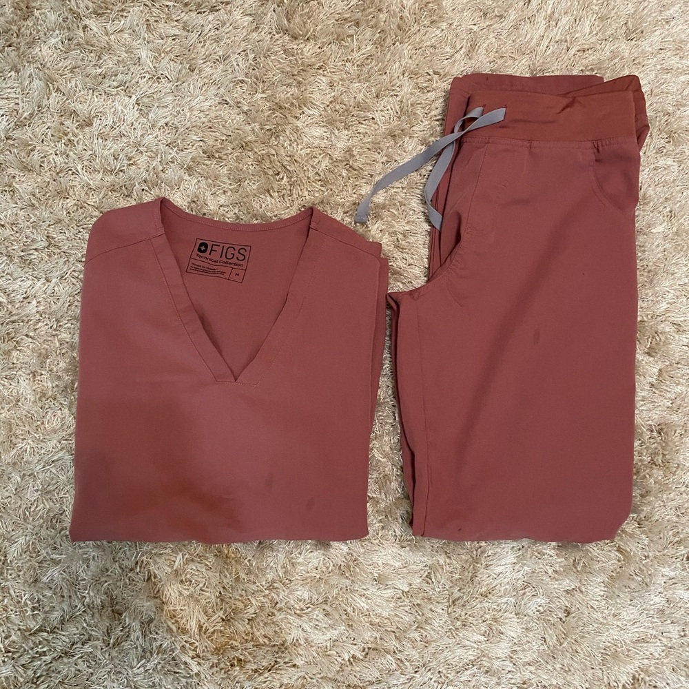 Figs Mauve set